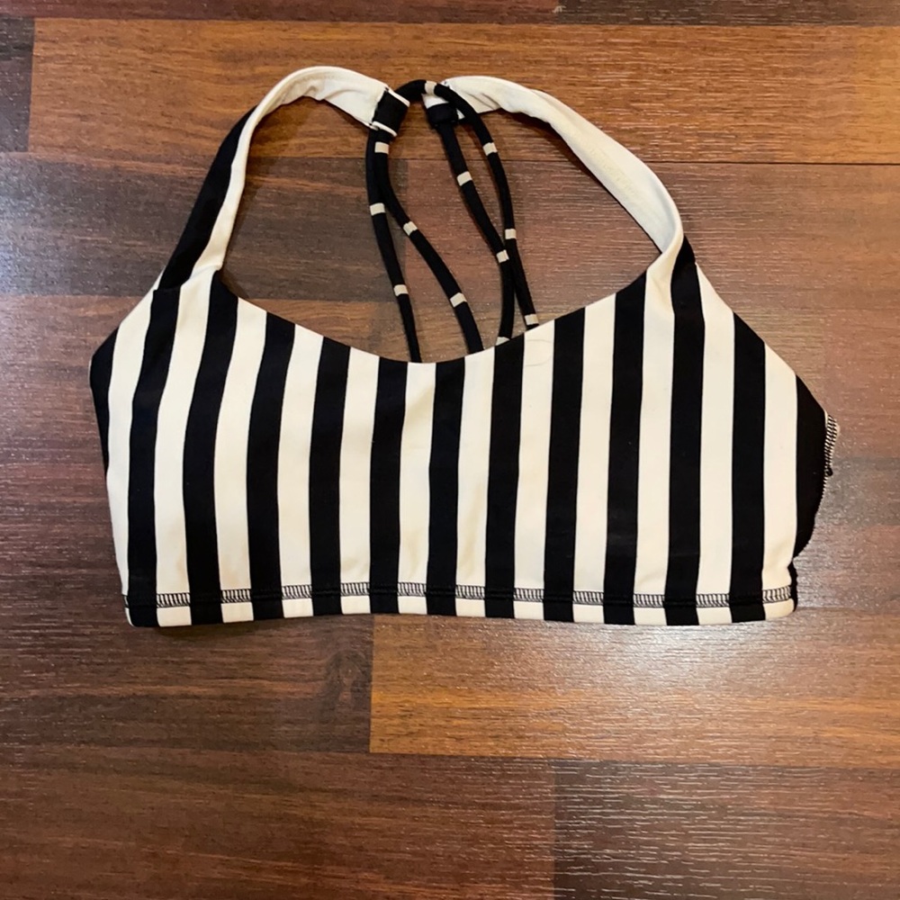 Lululemon Free to be Bra